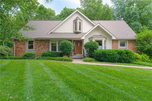 1144 Camelot Drive, Liberty, MO 64068