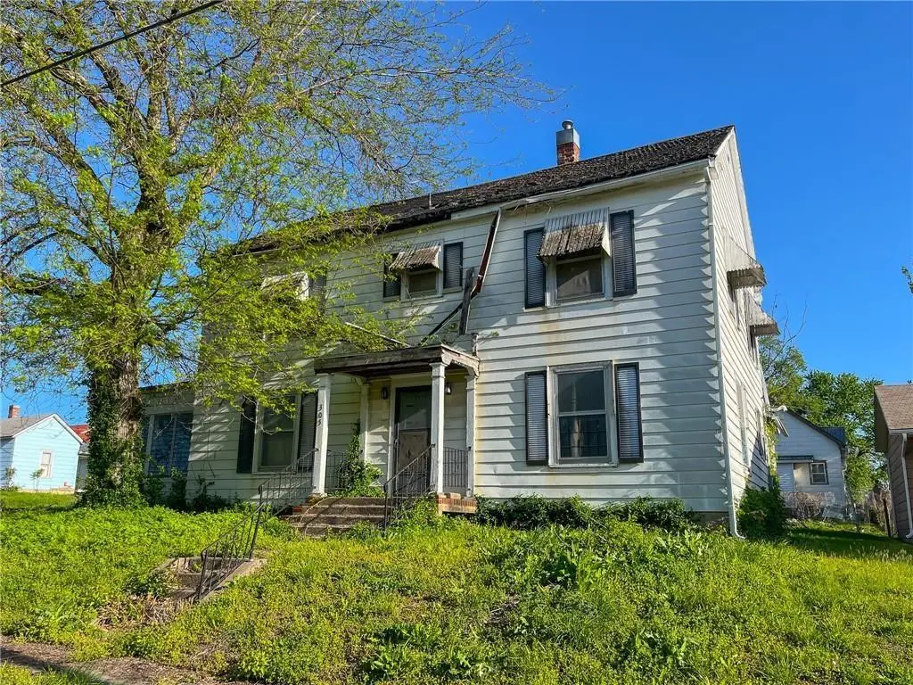 305 E 10th Street, Trenton, MO 64683 - #1