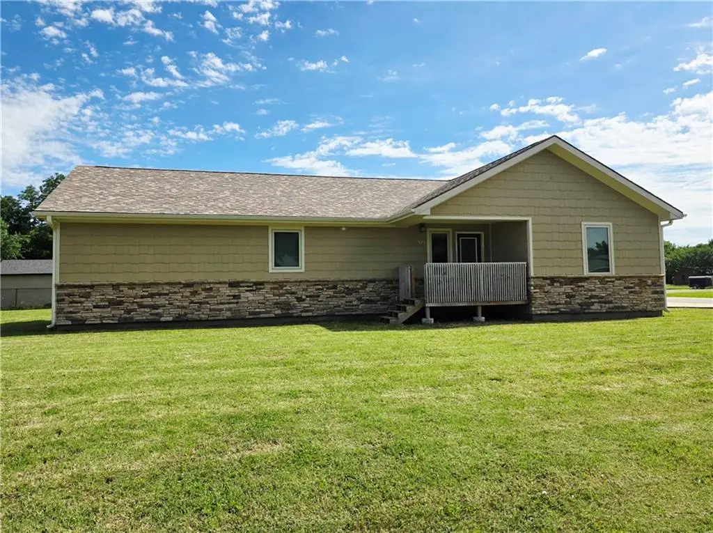 525 Kennedy Street, Burlington, KS 66839 - #1
