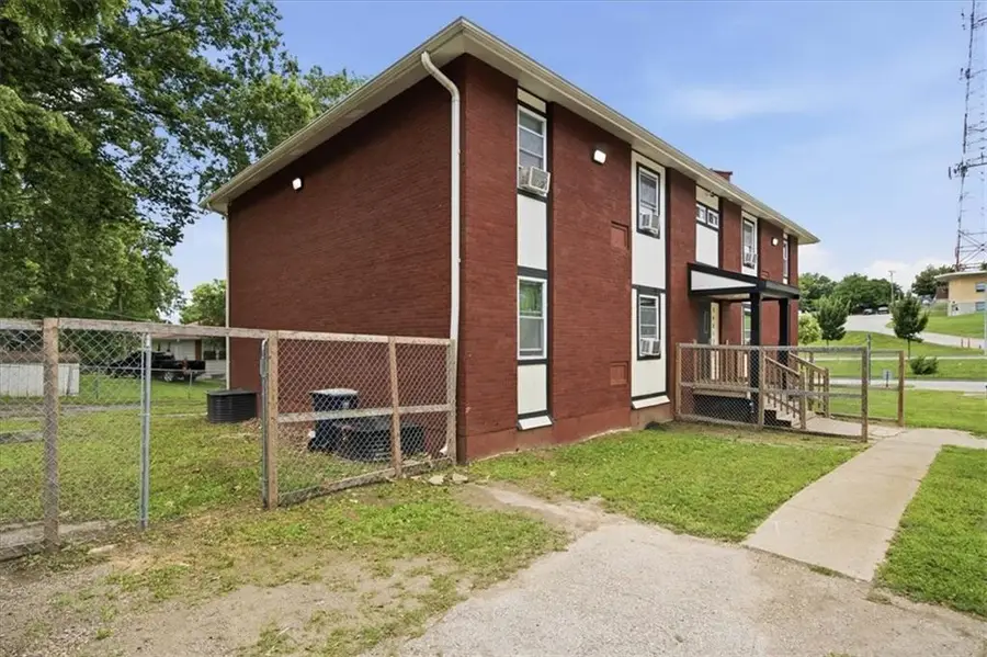 5401 E 27th Terrace, Kansas City, MO 64128 - #3
