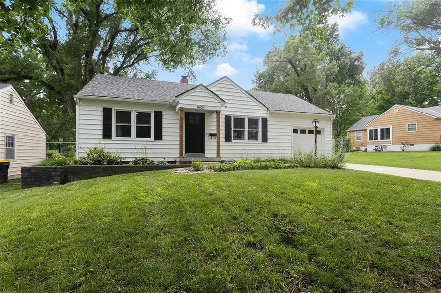 8626 Maiden Lane, Kansas City, MO 64114 - #2