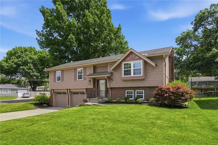 6301 W 73rd Terrace, Overland Park, KS 66204 - #3