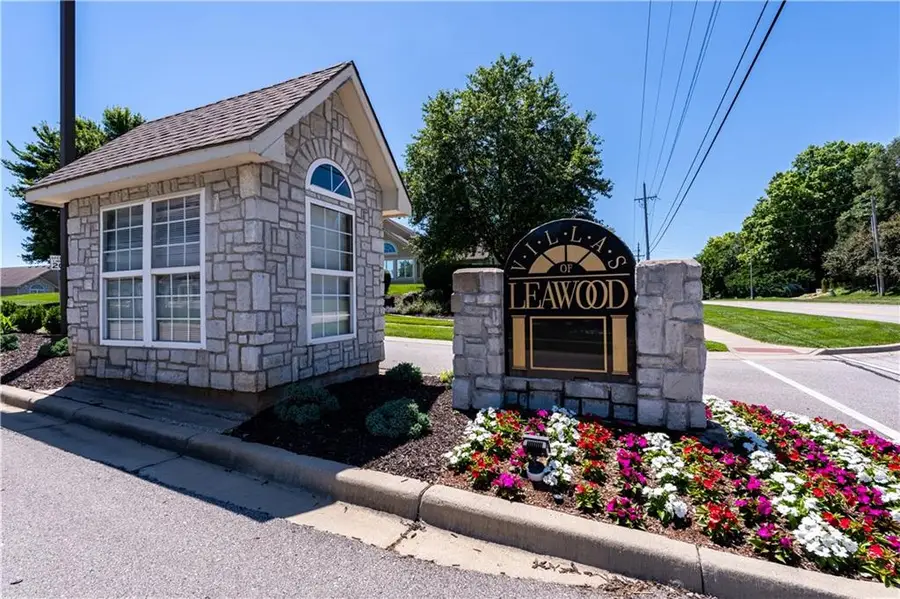 13944 Kenneth Court, Leawood, KS 66224 - #2