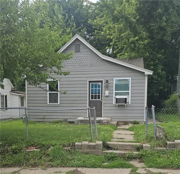 23 E Valley Street, St Joseph, MO 64504