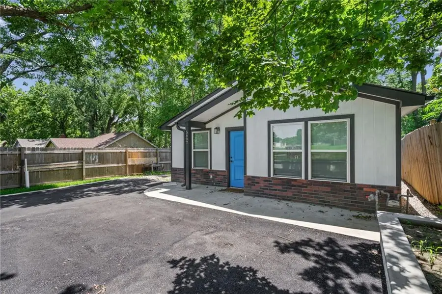 5607 E 23rd Street, Kansas City, MO 64127 - #3