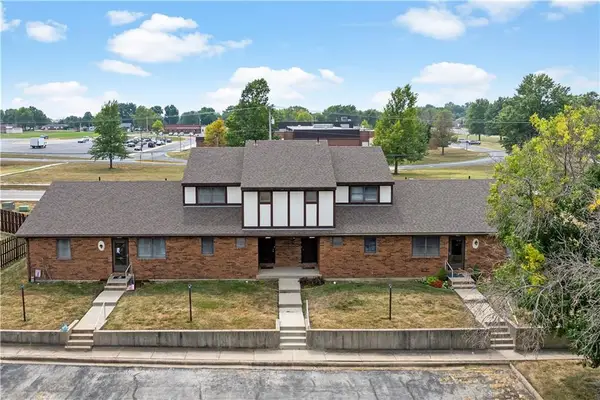 1103 Durham Drive, Paola, KS 66071
