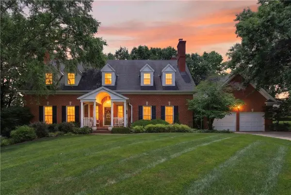 11012 Buena Vista Street, Leawood, KS 66211