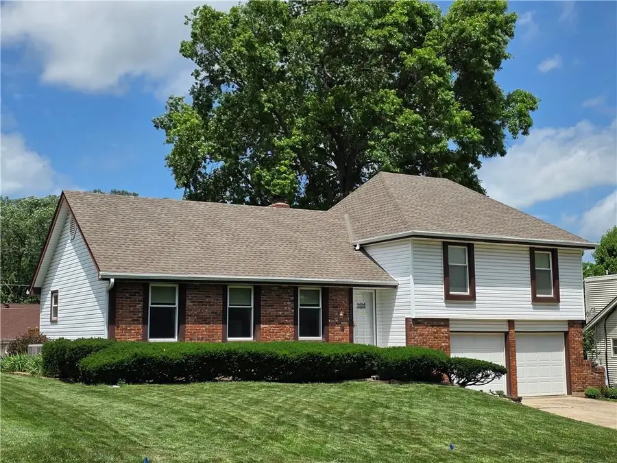 8746 Park Street, Lenexa, KS 66215 - #2