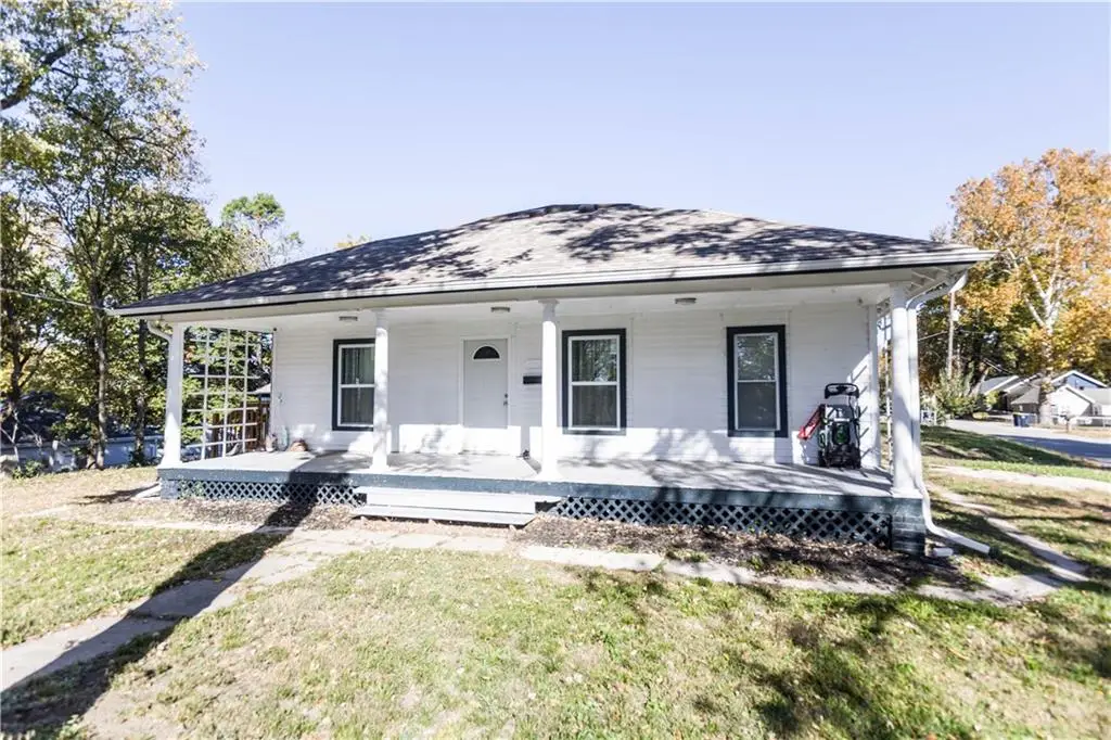4540 NE 38th Street, Kansas City, MO 64117 - #1