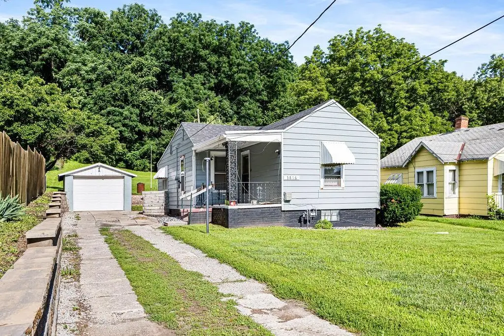3816 W Ayrlawn Drive, Saint Joseph, MO 64503 - #1