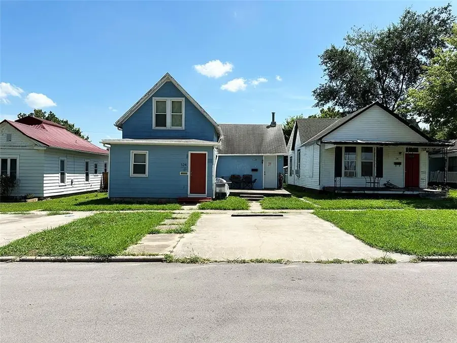 124 W 3rd Avenue, Garnett, KS 66032 - #2
