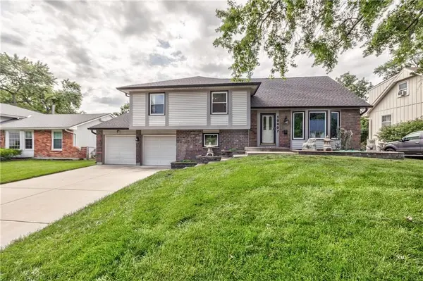 10007 W 98 Street, Overland Park, KS 66212