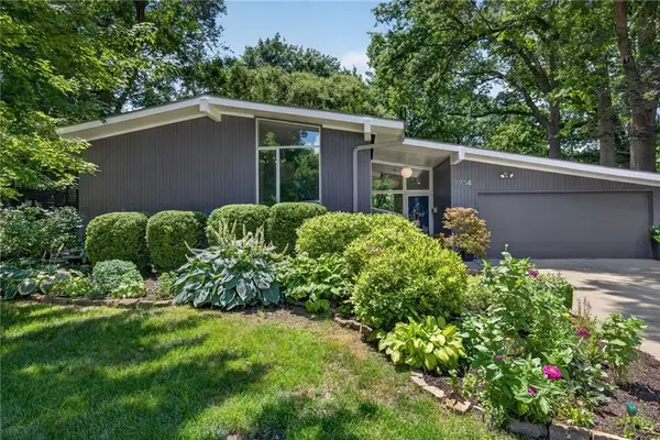 7714 Fairway Street, Prairie Village, KS 66208