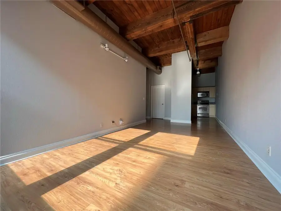 609 Central Street #1303, Kansas City, MO 64105 - #3