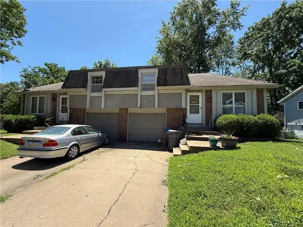 1903 E Lindenwood Circle, Olathe, KS 66062