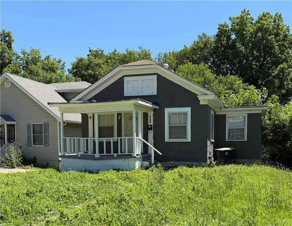 7039 Indiana Avenue, Kansas City, MO 64132 - #1