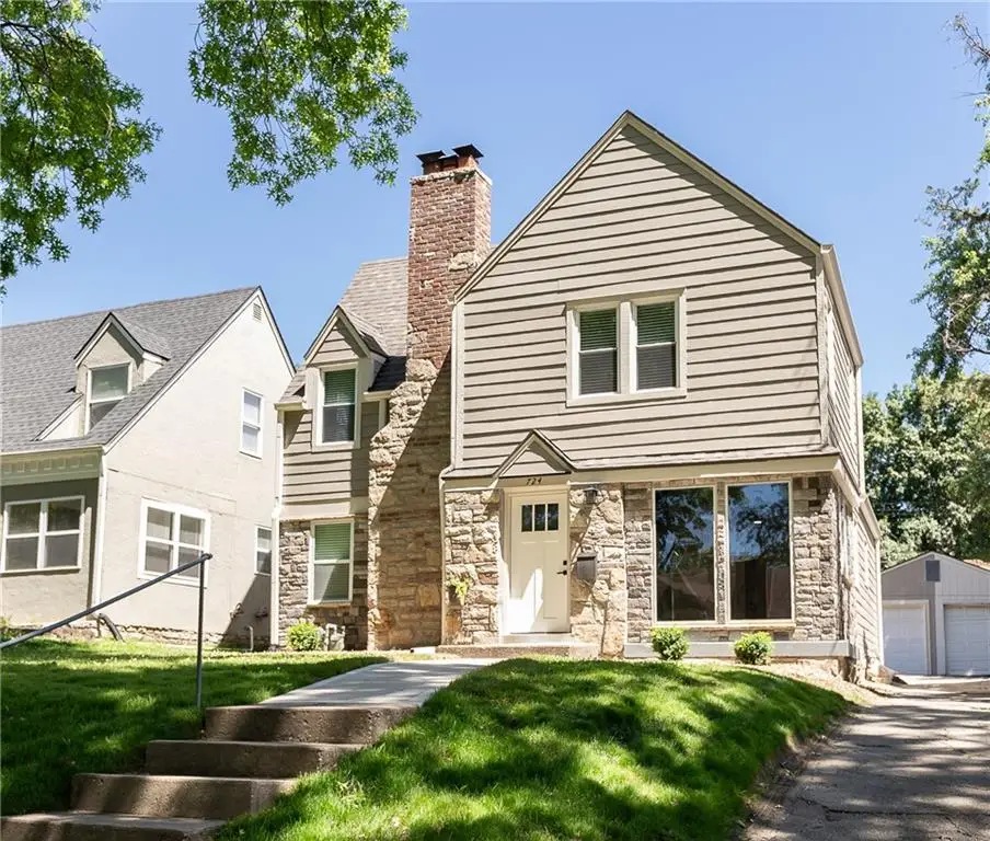 724 E 72nd Street, Kansas City, MO 64131 - #1
