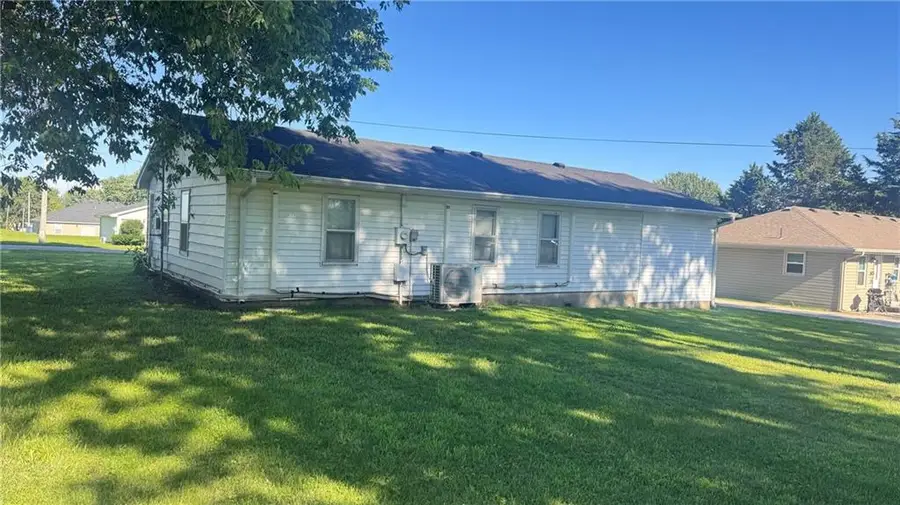 507 N Elmira Street, Highland, KS 66035 - #3