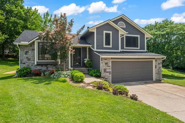4208 NW Jonathan Court, Blue Springs, MO 64015