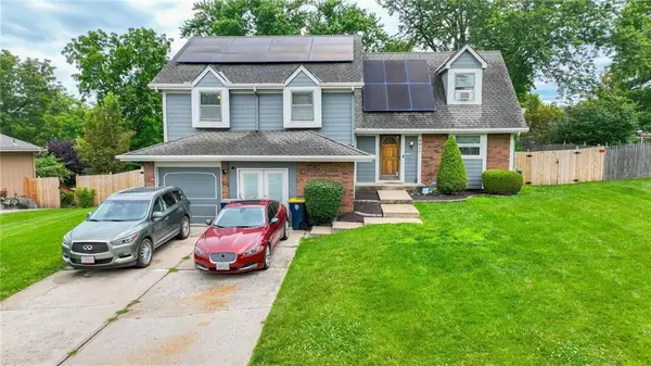 9017 Crescent Court, Kansas City, MO 64138