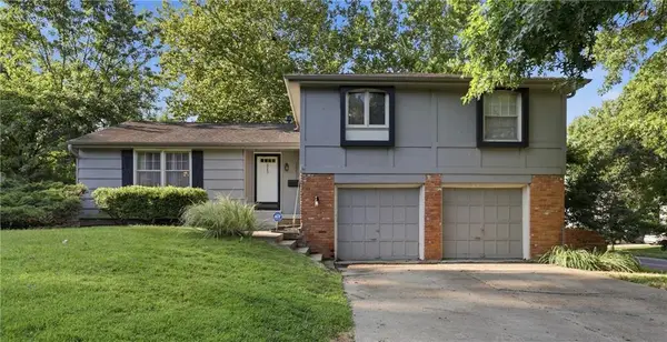 10217 W 91st Street, Overland Park, KS 66212