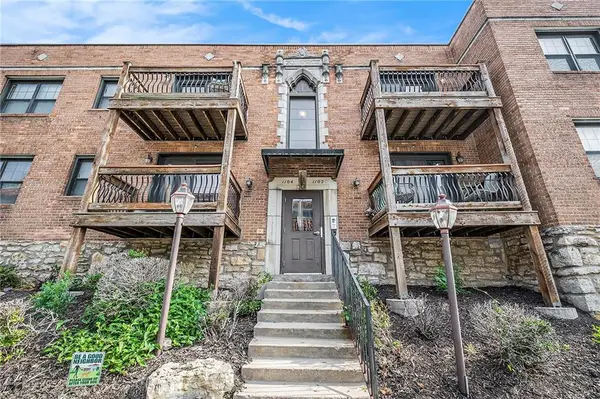 1104 W 46th Street #2, Kansas City, MO 64111