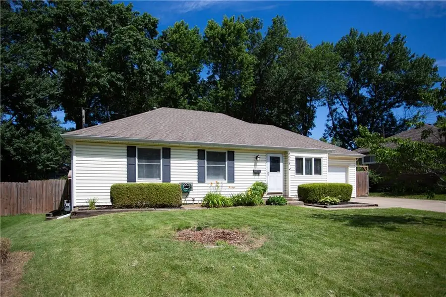 8878 Westbrooke Drive, Overland Park, KS 66212 - #3