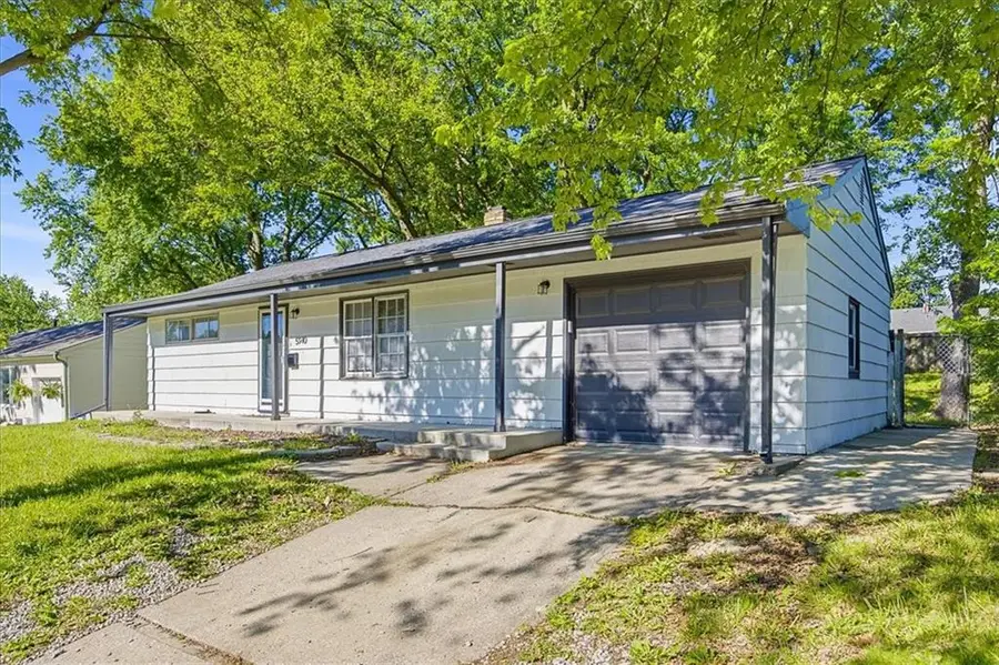 5910 N Park Avenue, Gladstone, MO 64118 - #2