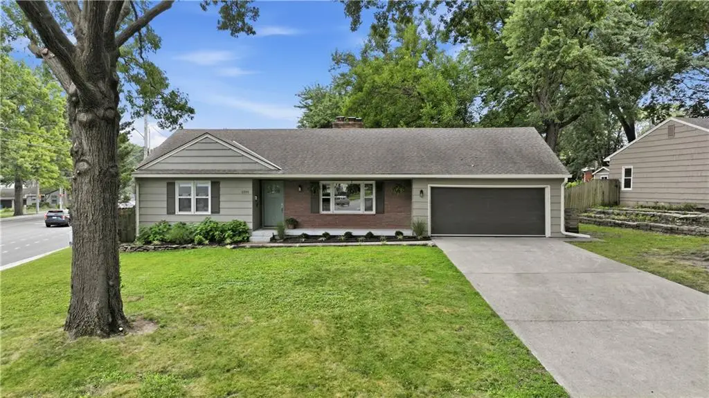 5501 W 70th Terrace, Prairie Village, KS 66208 - #1
