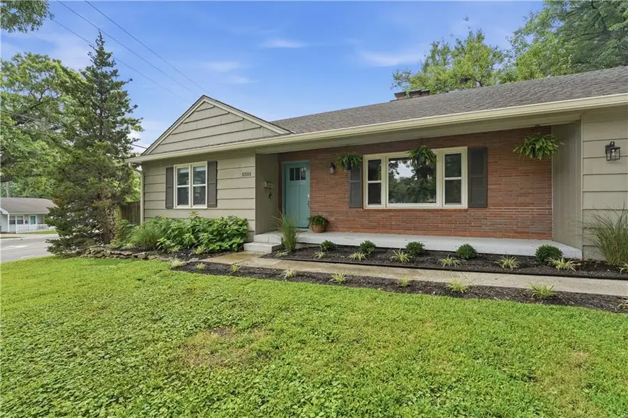 5501 W 70th Terrace, Prairie Village, KS 66208 - #2
