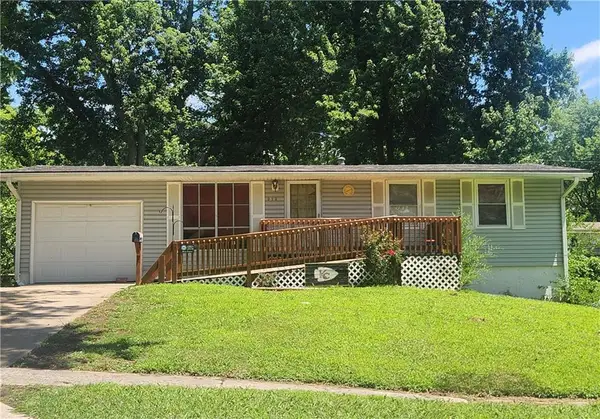 313 N Geronimo Drive, Independence, MO 64056