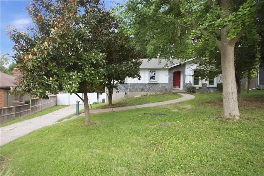 5925 Haskins Street, Shawnee, KS 66216 - #3