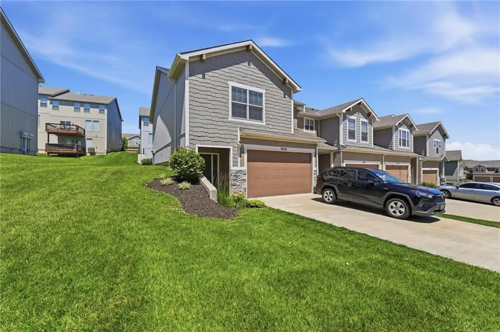 7370 Griffey Street, Parkville, MO 64152 - #1