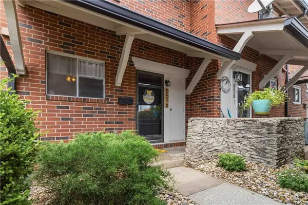 5516 W 97th Street, Overland Park, KS 66207
