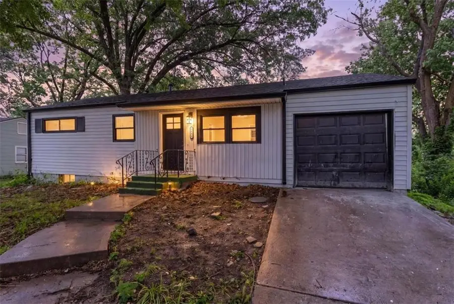 7305 E 86th Street, Kansas City, MO 64138 - #2