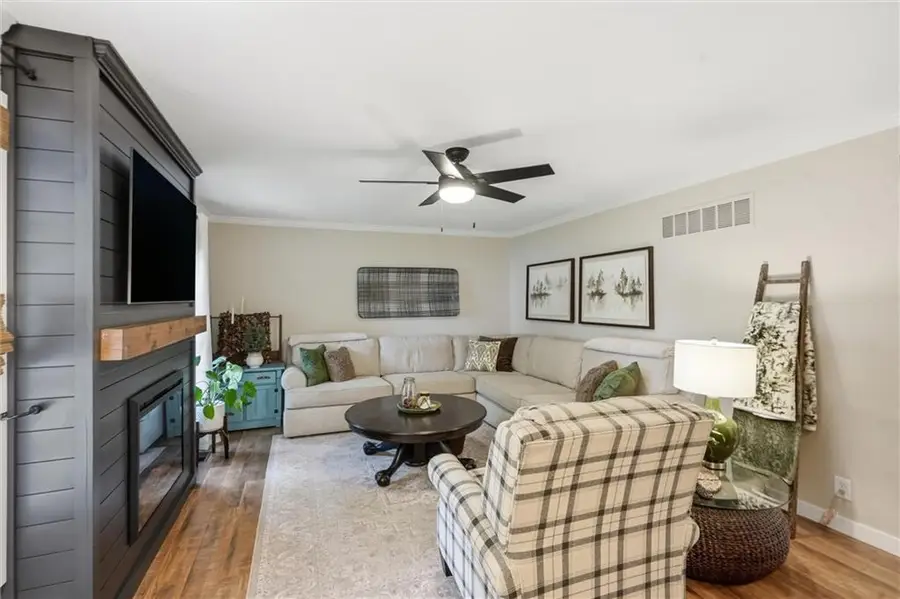1380 W Prairie Court, Olathe, KS 66061 - #3