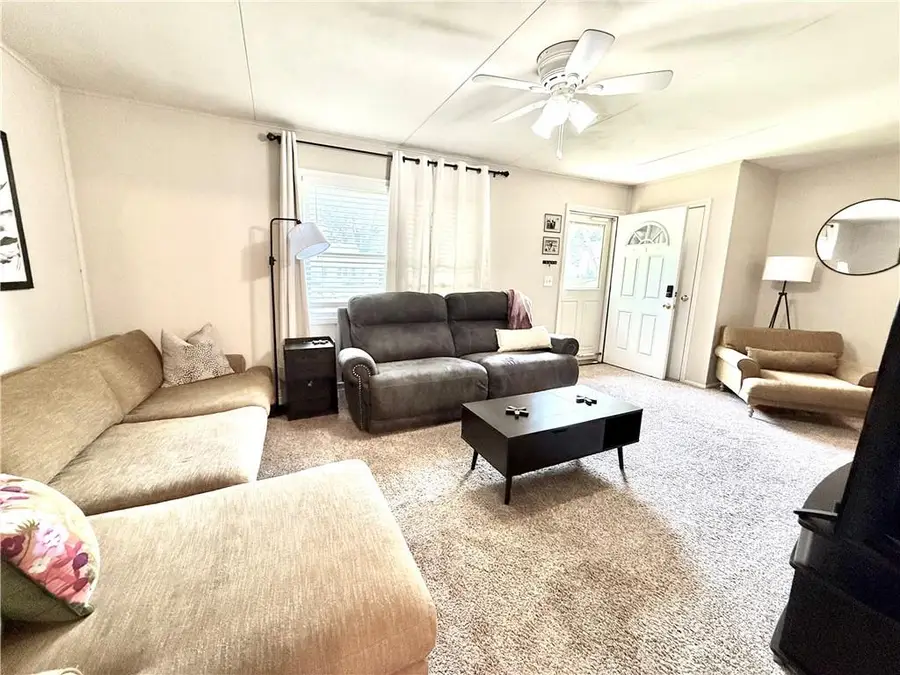 733 W Thompson Street, Maryville, MO 64468 - #3