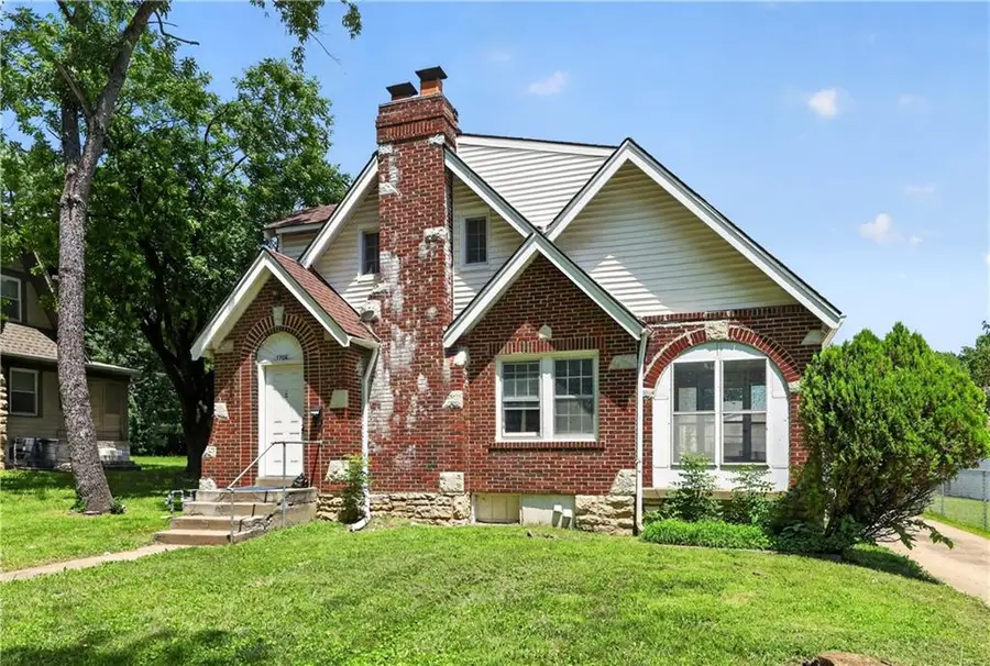 1706 E 76th Street, Kansas City, MO 64131 - #2