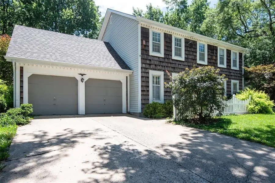10411 W 52nd Terrace, Shawnee, KS 66203 - #2
