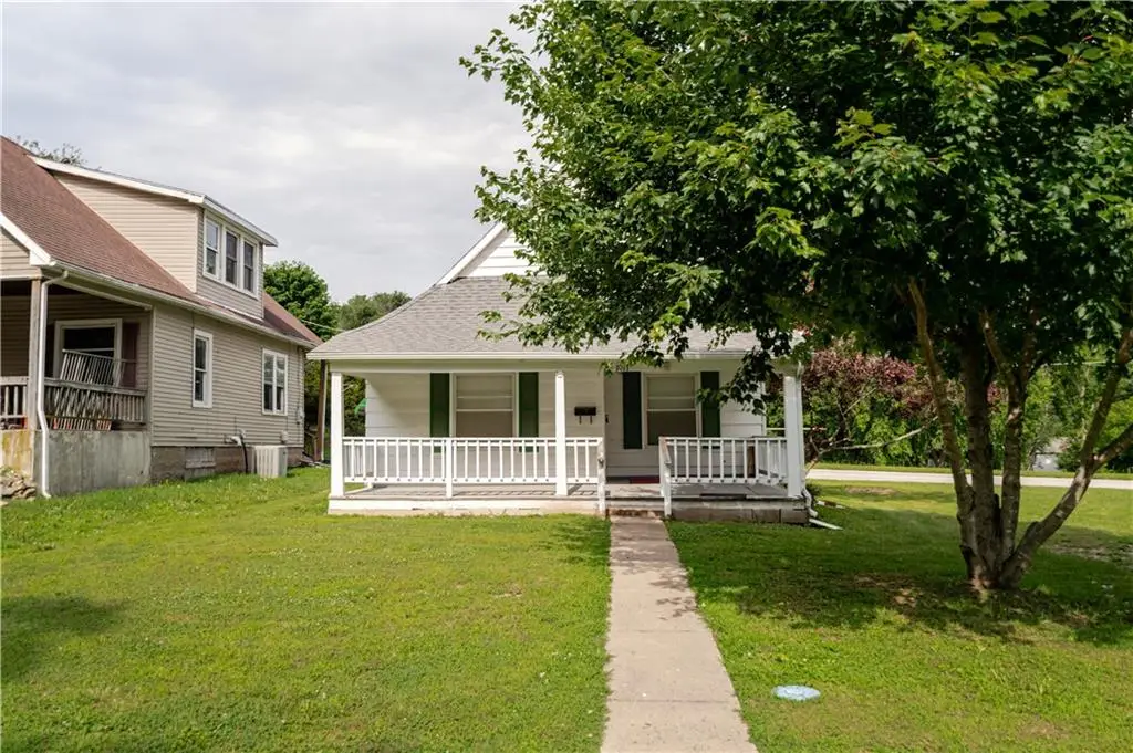 1017 S 5th Street, Atchison, KS 66002 - #1