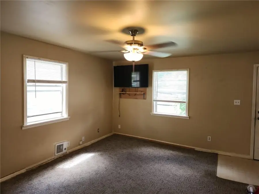 119 W Kansas Street, Pittsburg, KS 66762 - #2
