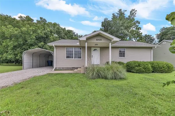 1003 S Ridgeway Street, Caney, KS 67333