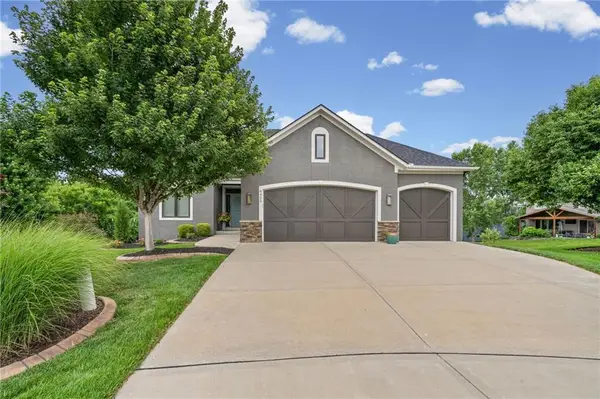 8425 Brunswick Street, Lenexa, KS 66227