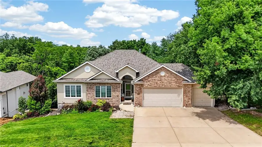 10402 NW River Hills Drive, Parkville, MO 64152 - #3
