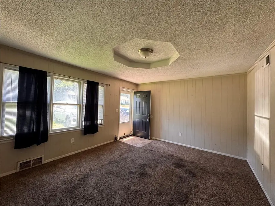 2414 NE Pursell Road, Gladstone, MO 64118 - #2