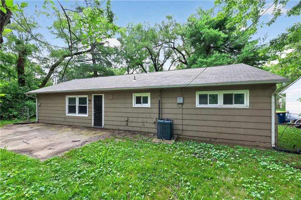 11200 Bristol Terrace, Kansas City, MO 64134 - #1