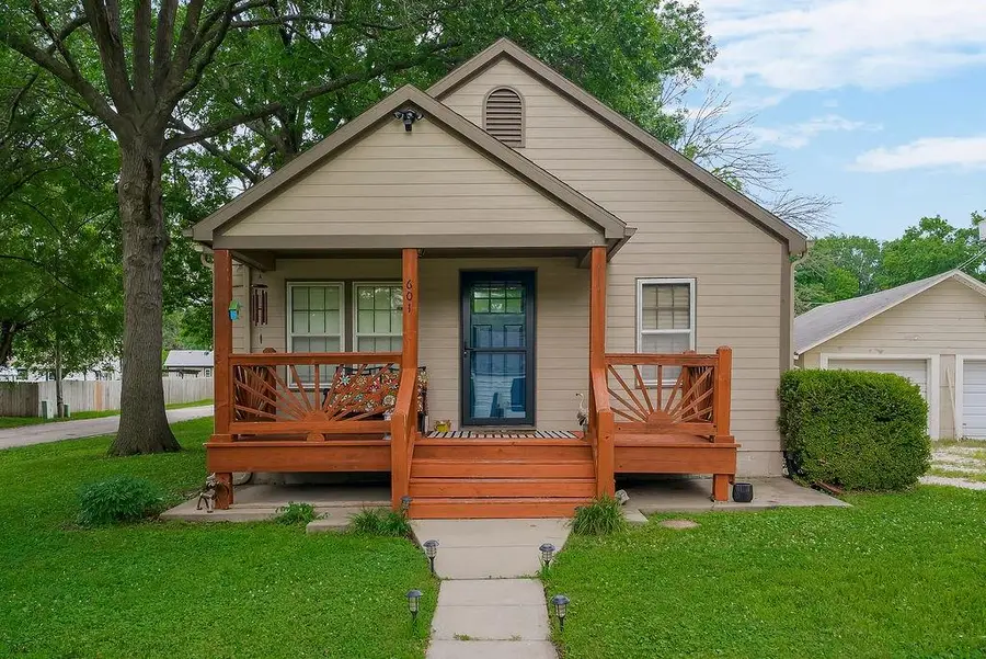 601 S Peoria Street, Louisburg, KS 66053 - #2