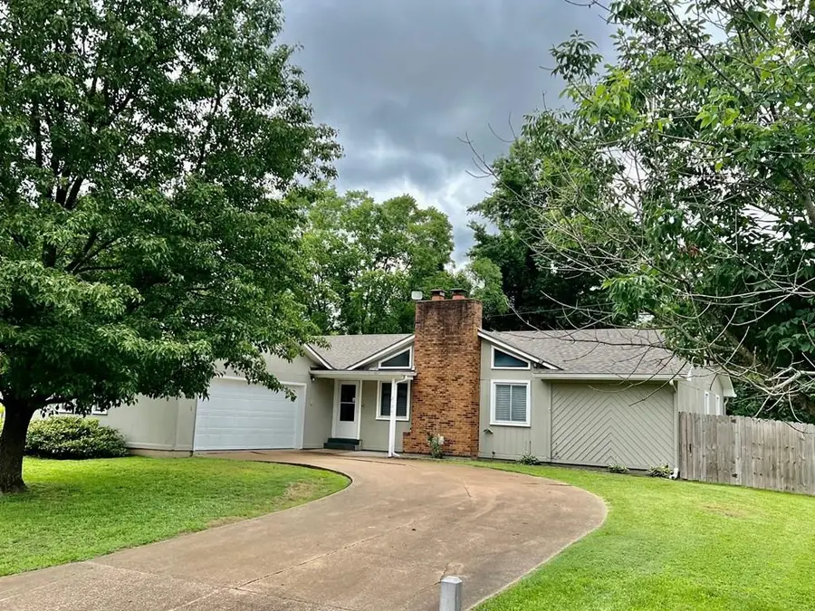 2708 Wilson Avenue, Parsons, KS 67357 - #3