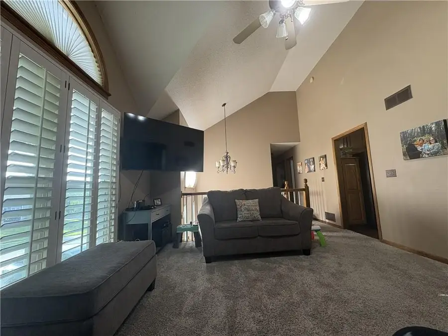 7933 N Wyoming Court, Kansas City, MO 64118 - #2