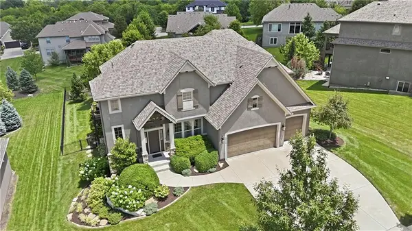 19718 W 94th Terrace, Lenexa, KS 66220